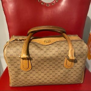 Authentic Gucci Satchel handbag 👜